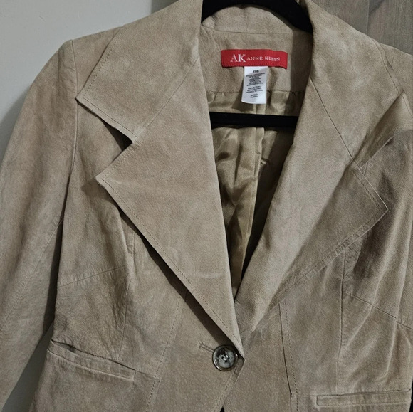 Anne Klein vintage suede 100% leather light tan blazer. Size PS - Picture 5 of 9